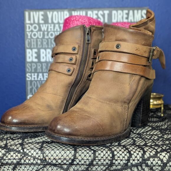 Freebird Blaze Nubuck Leather Ankle Boots Women’s 9 Zip Booties Distressed - Picture 2 of 13